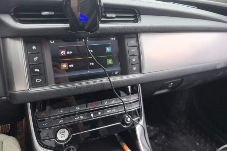Used Jaguar XFL 2017 XFL 2.0T 200PS Luxury Edition Audio And AC Panel