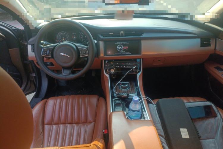 Used Jaguar XFL 2017 XFL 2.0T 240PS Luxury Edition Center Console