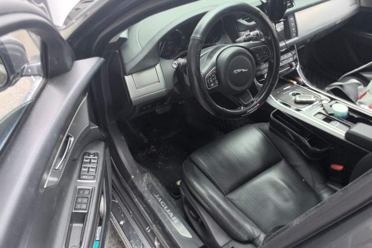 Used Jaguar XFL 2017 XFL 2.0T 200PS Luxury Edition Driver Seat