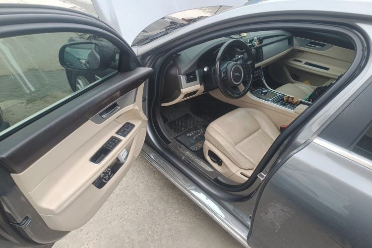 Used Jaguar XFL 2017 XFL 2.0T 200PS Luxury Edition Driver Seat
