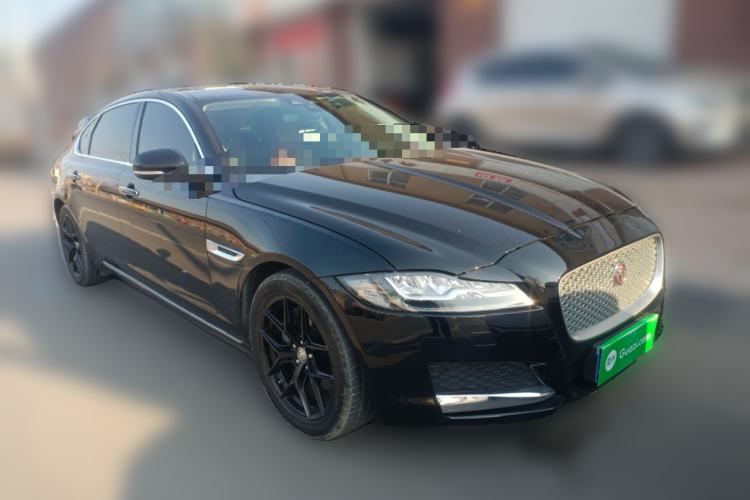 Used Jaguar XFL 2017 XFL 2.0T 240PS Luxury Edition Front Right 45 Deg