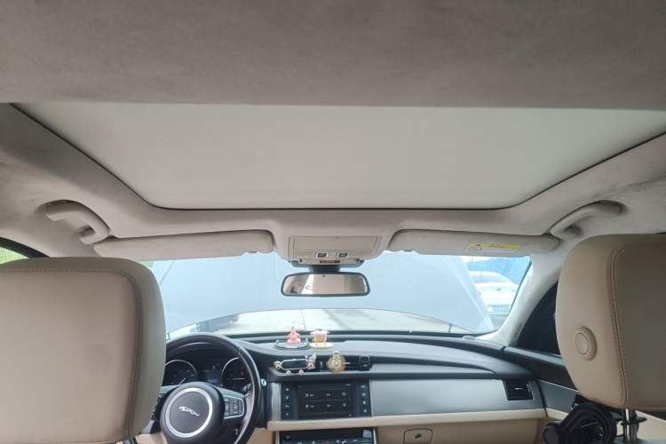 Used Jaguar XFL 2017 XFL 2.0T 200PS Luxury Edition Headliner