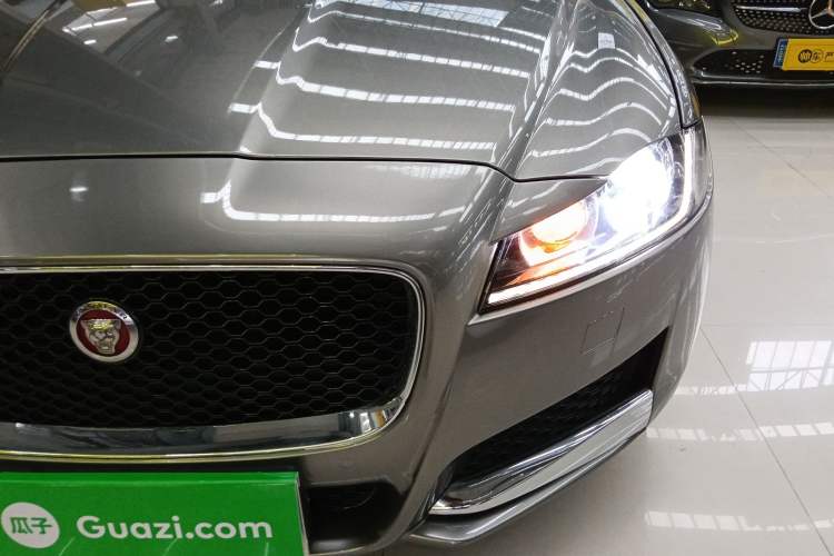 Used Jaguar XFL 2017 XFL 2.0T 200PS Luxury Edition Left Front Headlight