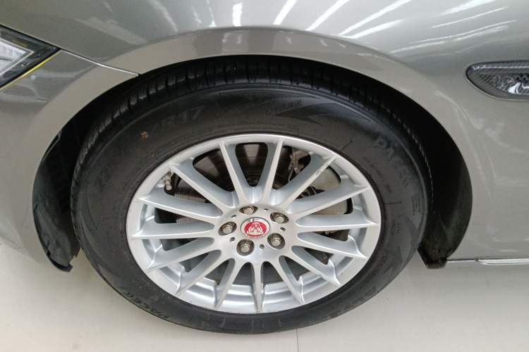 Used Jaguar XFL 2017 XFL 2.0T 200PS Luxury Edition Left Front Wheel Hub