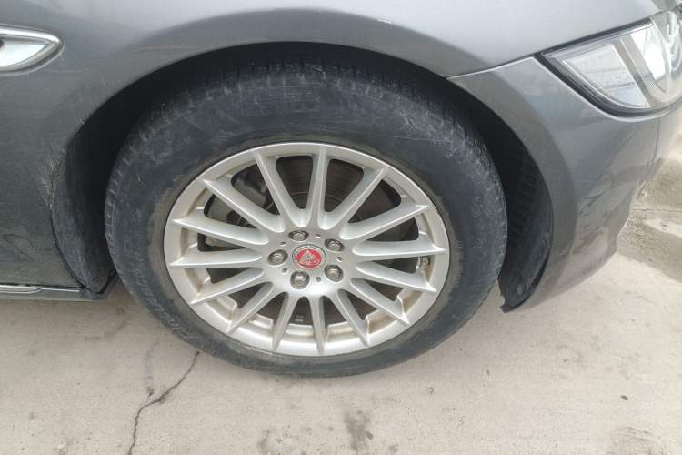 Used Jaguar XFL 2017 XFL 2.0T 200PS Luxury Edition Right Front Wheel Hub