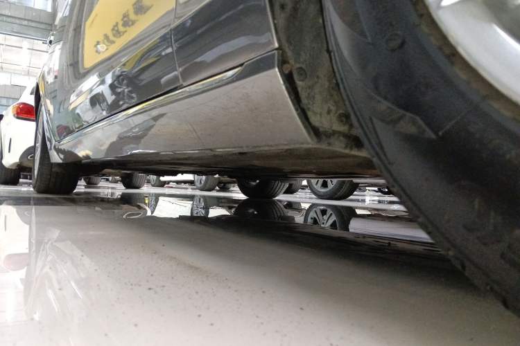 Used Jaguar XFL 2017 XFL 2.0T 200PS Luxury Edition Right Side Sill