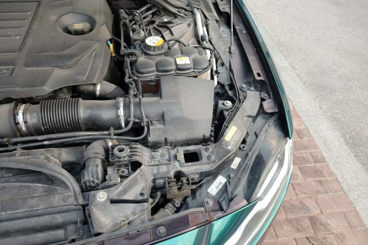 Used Jaguar XFL 2017 XFL 2.0T 240PS Premium Edition Engine Bay Left