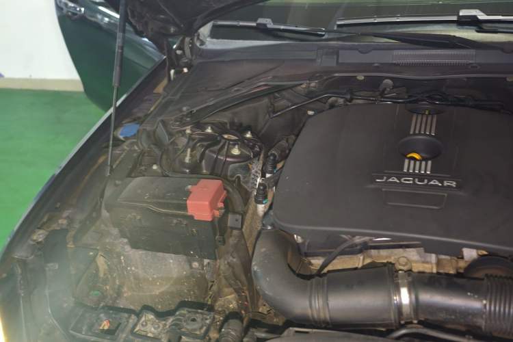 Used Jaguar XFL 2017 XFL 2.0T 240PS Luxury Edition Engine Bay Right