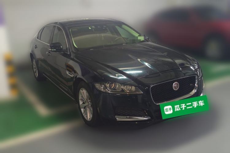 Used Jaguar XFL 2017 XFL 2.0T 240PS Luxury Edition Front Right 45 Deg