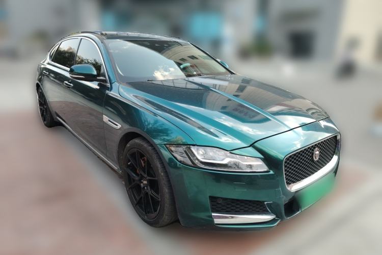 Used Jaguar XFL 2017 XFL 2.0T 240PS Premium Edition Front Right 45 Deg