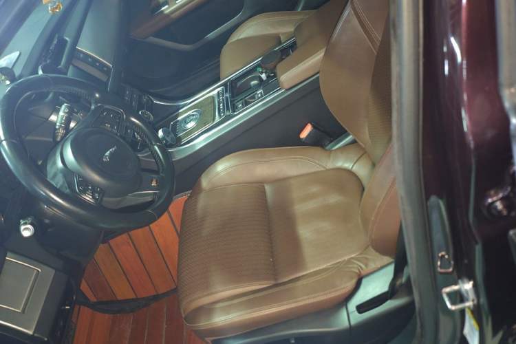 Used Jaguar XFL 2017 XFL 2.0T 240PS Luxury Edition Left Front Seat