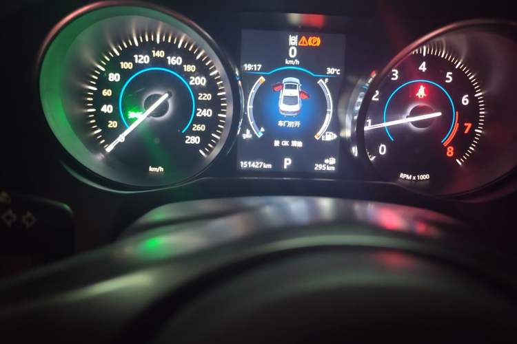 Used Jaguar XFL 2017 XFL 2.0T 240PS Luxury Edition Odometer Close Up