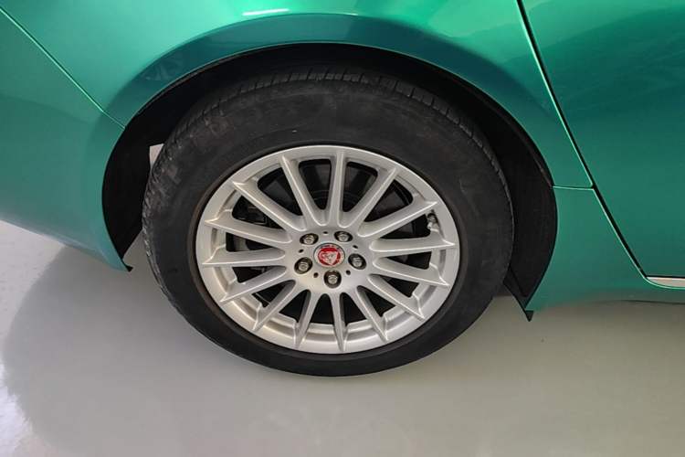 Used Jaguar XFL 2017 XFL 2.0T 200PS Elite Edition Right Rear Wheel Hub