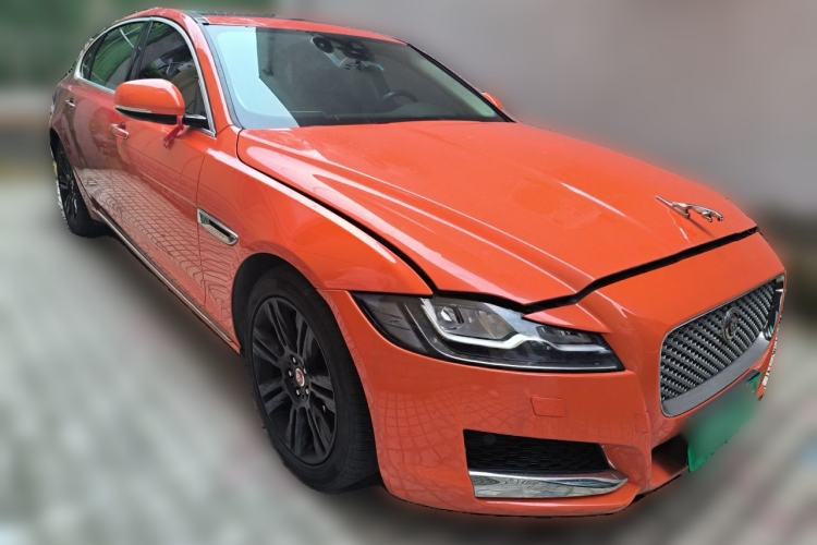 Used Jaguar XFL 2017 XFL 3.0 SC 340 PS Luxury Edition Front Right 45 Deg