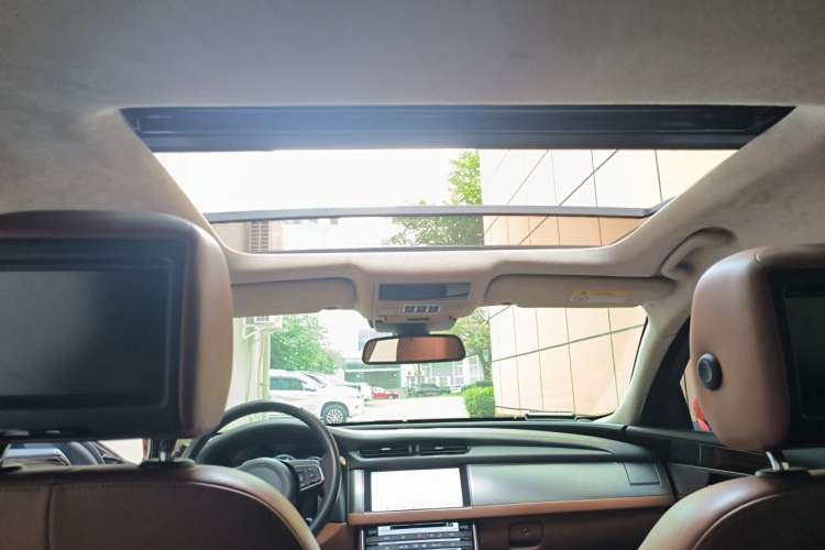 Used Jaguar XFL 2017 XFL 3.0 SC 340 PS Luxury Edition Headliner