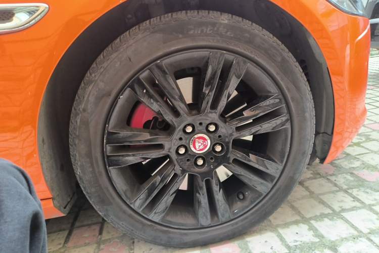 Used Jaguar XFL 2017 XFL 3.0 SC 340 PS Luxury Edition Right Front Wheel Hub