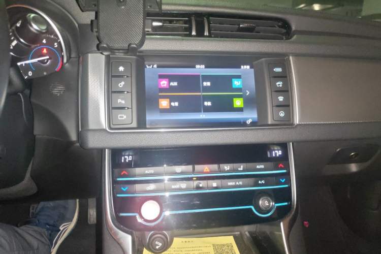 Used Jaguar XFL 2017 XFL 2.0T 200PS Luxury Edition Audio And AC Panel