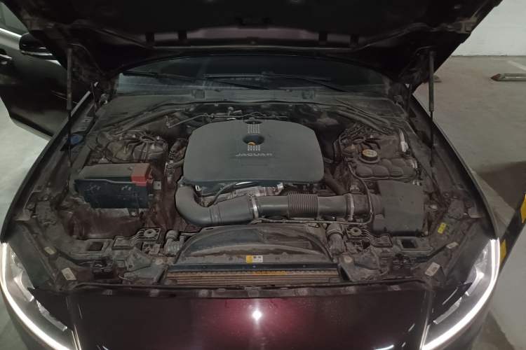 Used Jaguar XFL 2017 XFL 2.0T 200PS Windflower Edition Engine Bay