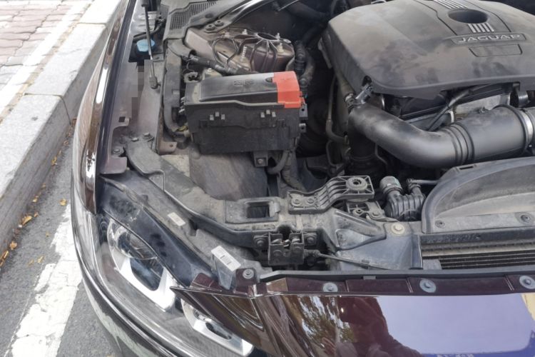 Used Jaguar XFL 2017 XFL 2.0T 240PS Premium Edition Engine Bay Right