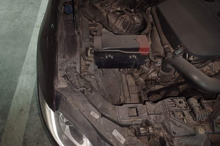 Used Jaguar XFL 2017 XFL 2.0T 200PS Windflower Edition Engine Bay Right