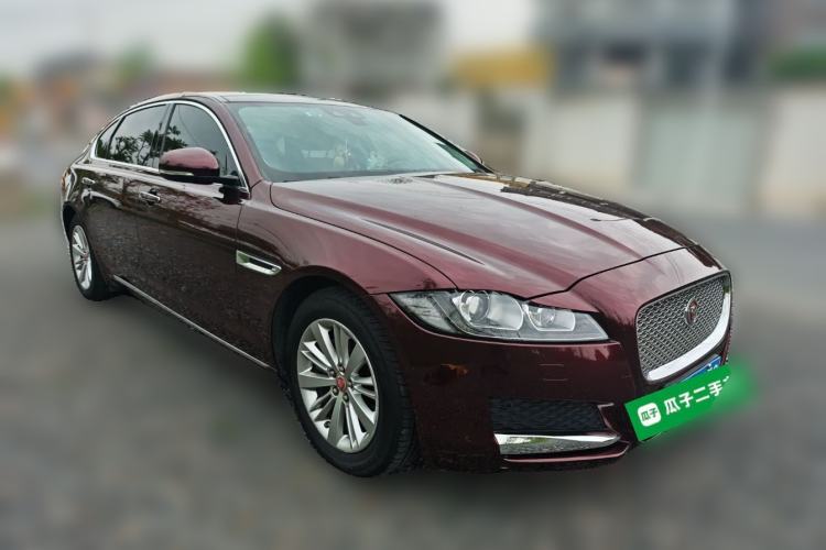 Used Jaguar XFL 2017 XFL 2.0T 240PS Premium Edition Front Right 45 Deg