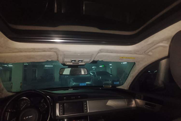 Used Jaguar XFL 2017 XFL 2.0T 200PS Windflower Edition Headliner
