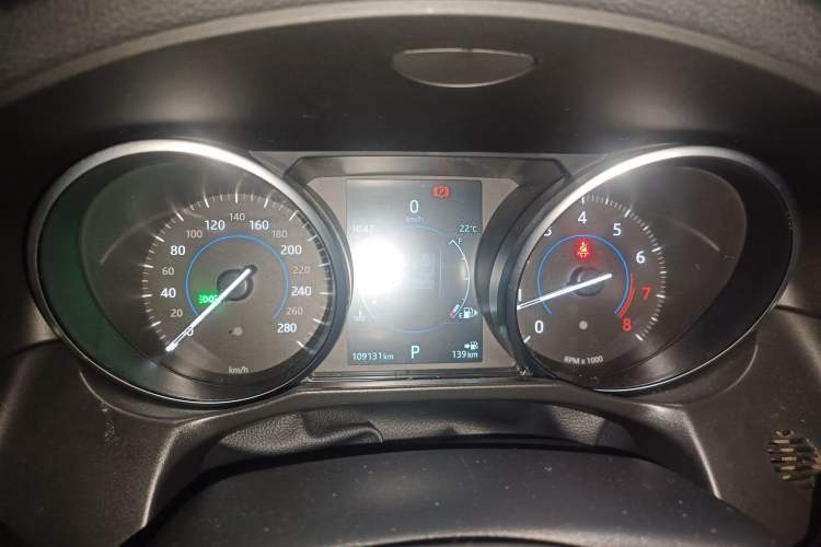 Used Jaguar XFL 2017 XFL 2.0T 200PS Windflower Edition Odometer Close Up