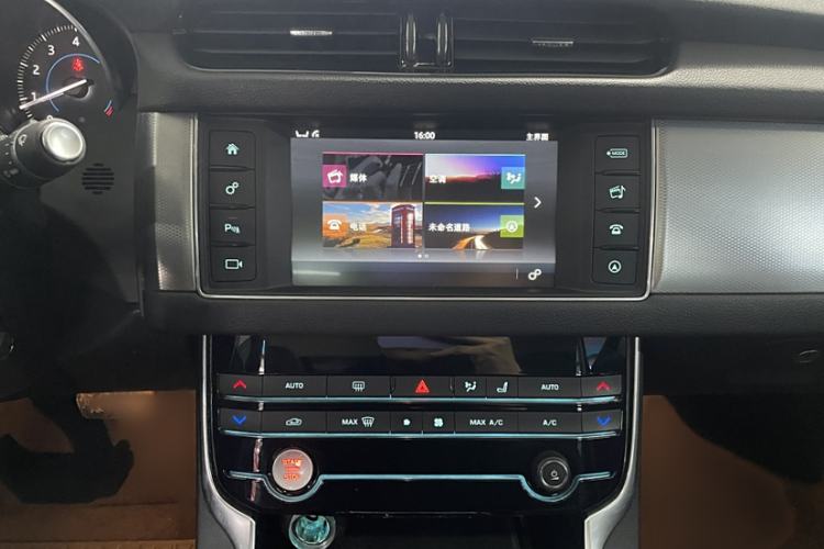 Used Jaguar XFL 2017 XFL 2.0T 240PS Luxury Edition Audio And AC Panel