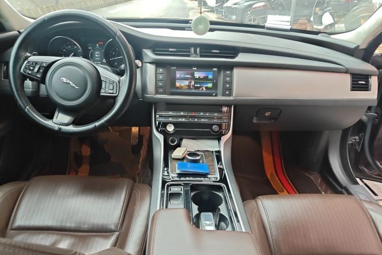 Used Jaguar XFL 2017 XFL 2.0T 240PS Luxury Edition Center Console