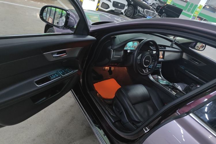 Used Jaguar XFL 2017 XFL 2.0T 240PS Luxury Edition Driver Seat