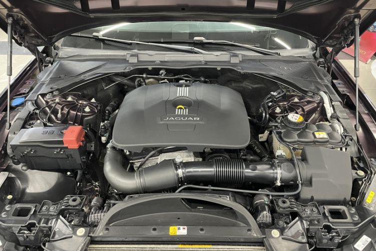 Used Jaguar XFL 2017 XFL 2.0T 240PS Luxury Edition Exterior 6