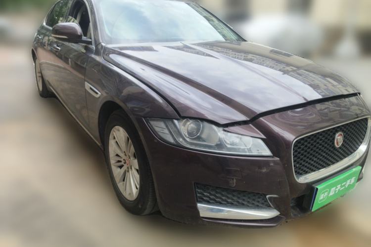Used Jaguar XFL 2017 XFL 2.0T 240PS Premium Edition Front Right 45 Deg