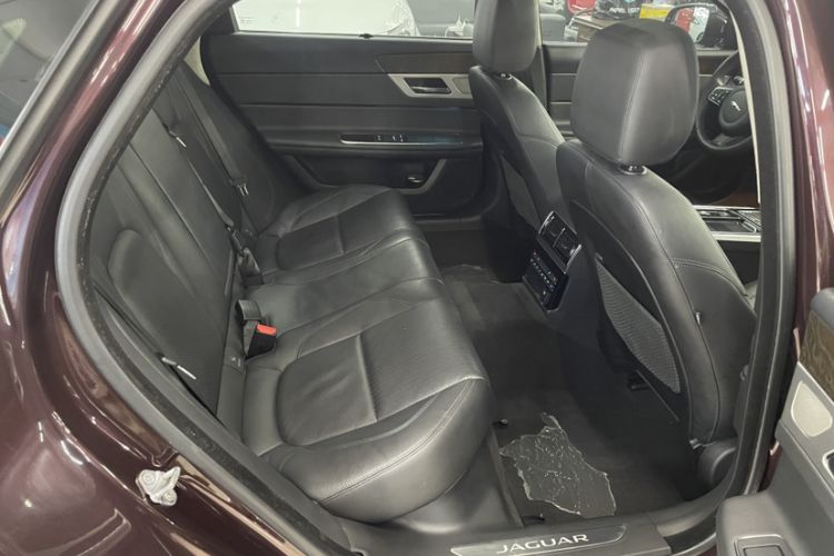 Used Jaguar XFL 2017 XFL 2.0T 240PS Luxury Edition Interior 2