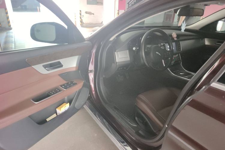 Used Jaguar XFL 2017 XFL 2.0T 240PS Luxury Edition Interior 3