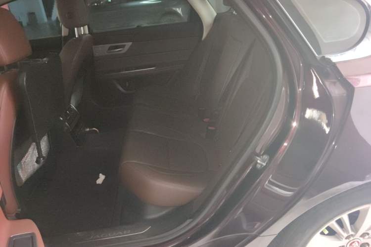 Used Jaguar XFL 2017 XFL 2.0T 240PS Luxury Edition Interior 4