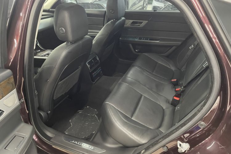 Used Jaguar XFL 2017 XFL 2.0T 240PS Luxury Edition Interior 9
