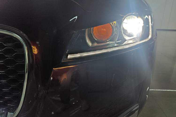 Used Jaguar XFL 2017 XFL 2.0T 240PS Luxury Edition Left Front Headlight