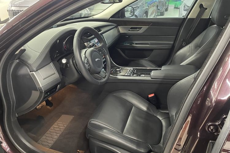 Used Jaguar XFL 2017 XFL 2.0T 240PS Luxury Edition Left Front Seat