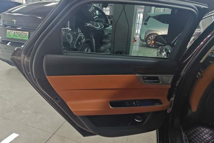 Used Jaguar XFL 2017 XFL 2.0T 240PS Luxury Edition Left Rear Door Interior