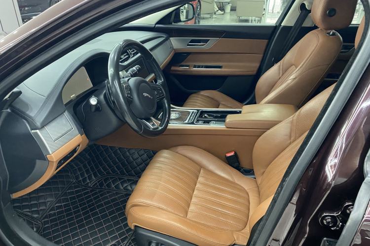 Used Jaguar XFL 2017 XFL 2.0T 240PS Luxury Edition Left Rear Seat