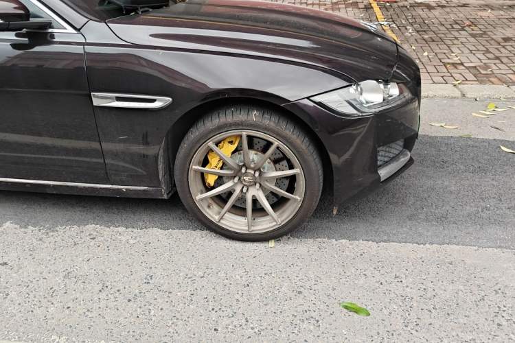 Used Jaguar XFL 2017 XFL 2.0T 240PS Luxury Edition Right Front Wheel Hub