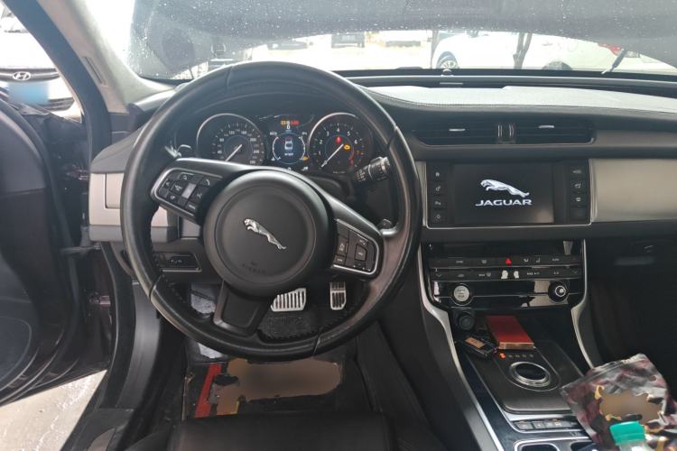 Used Jaguar XFL 2017 XFL 2.0T 200PS Elite Edition Steering Wheel