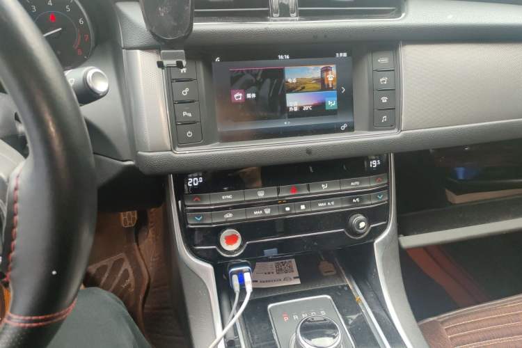 Used Jaguar XFL 2017 XFL 2.0T 200PS Windflower Edition Audio And AC Panel