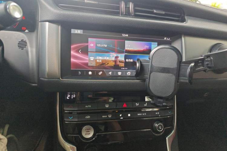 Used Jaguar XFL 2017 XFL 2.0T 240PS Premium Edition Audio And AC Panel
