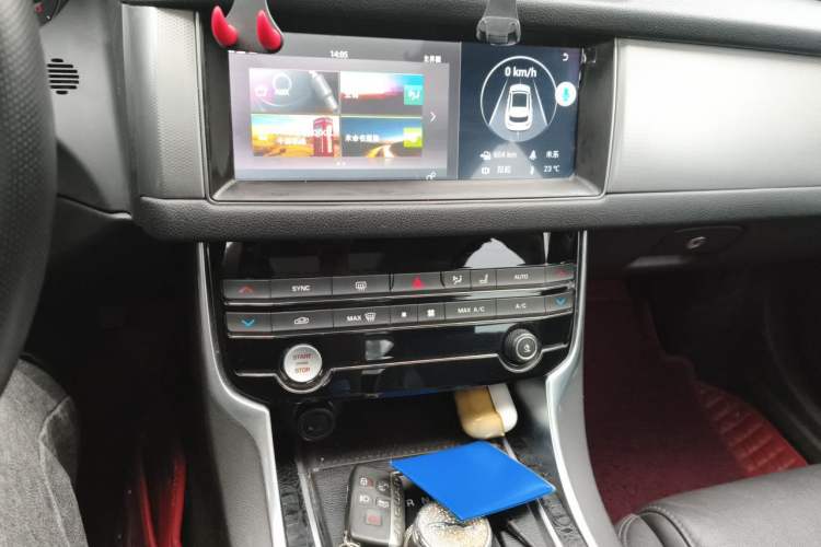 Used Jaguar XFL 2017 XFL 2.0T 200PS Elite Edition Audio And AC Panel