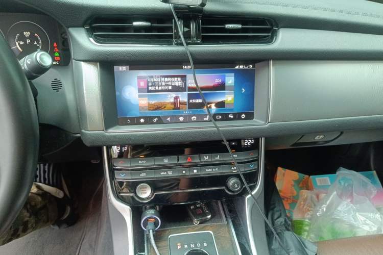 Used Jaguar XFL 2017 XFL 2.0T 240PS Premium Edition Audio And AC Panel