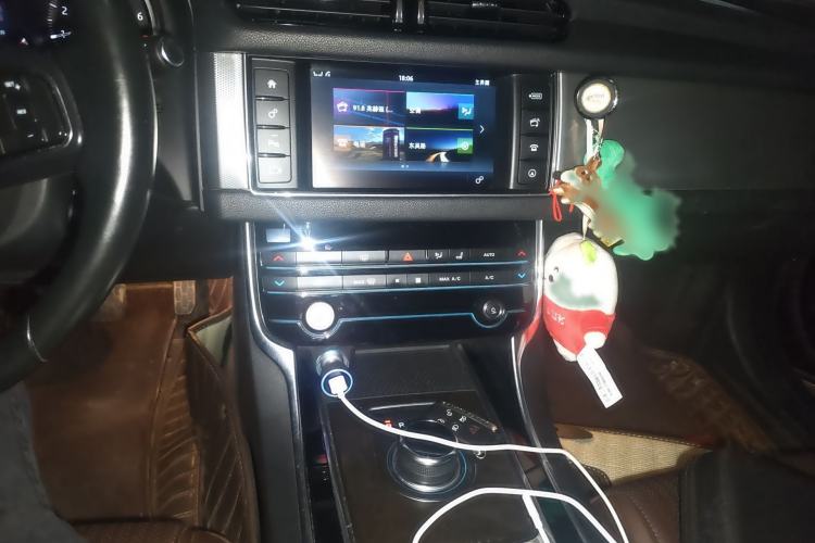 Used Jaguar XFL 2017 XFL 2.0T 200PS Luxury Edition Audio And AC Panel