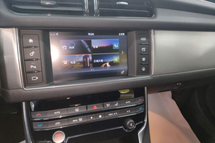 Used Jaguar XFL 2017 XFL 2.0T 240PS Luxury Edition Audio And AC Panel