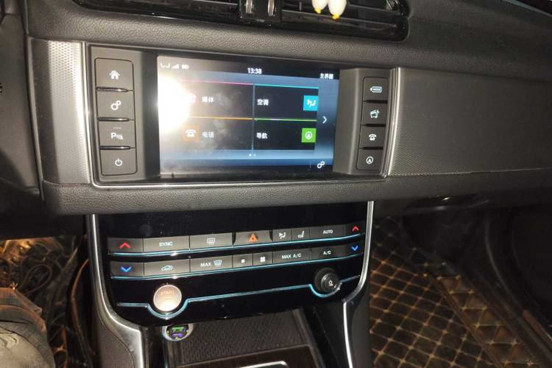 Used Jaguar XFL 2017 XFL 2.0T 200PS Elite Edition Audio And AC Panel