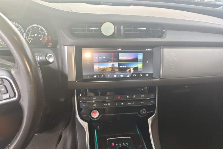 Used Jaguar XFL 2017 XFL 3.0 SC 340 PS Luxury Edition Audio And AC Panel